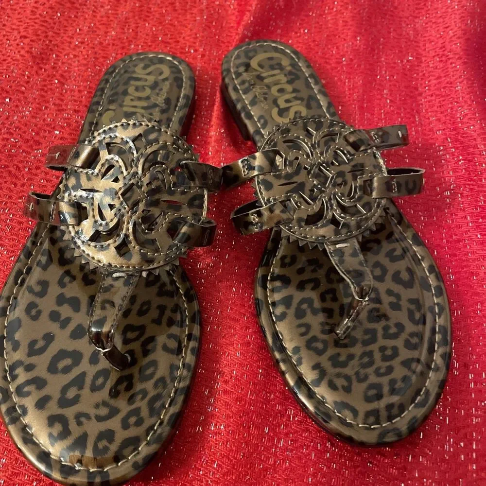 Circus by Sam Edelman Cherri Ceetha Thong Sandals size 8.5 New Flats